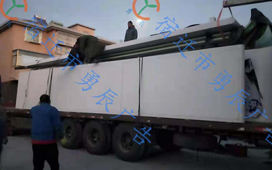 時(shí)尚款候車亭第二批批發(fā)貨